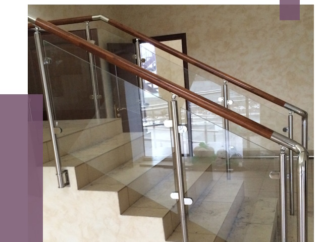 Комбинированные перила из металла и дерева в Кулебаках