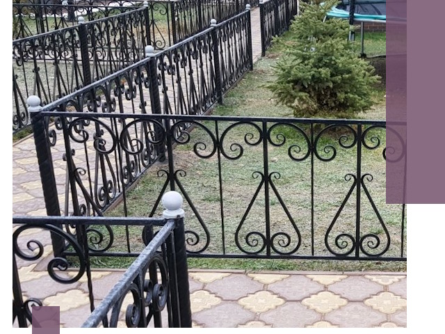 Кованые газонные ограждения под ключ в Кулебаках